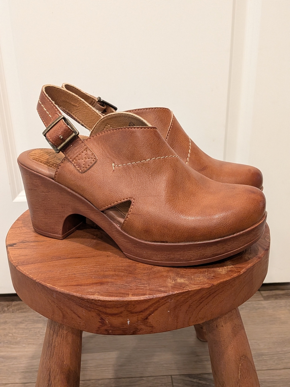 B.O.C. Born Concept Cecila Tan Brown Platform Clogs Slingback Mule 10M Boho